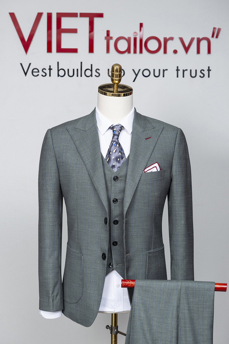 Cách chọn vải may vest nam giúp bạn thành quý ông lịch lãm